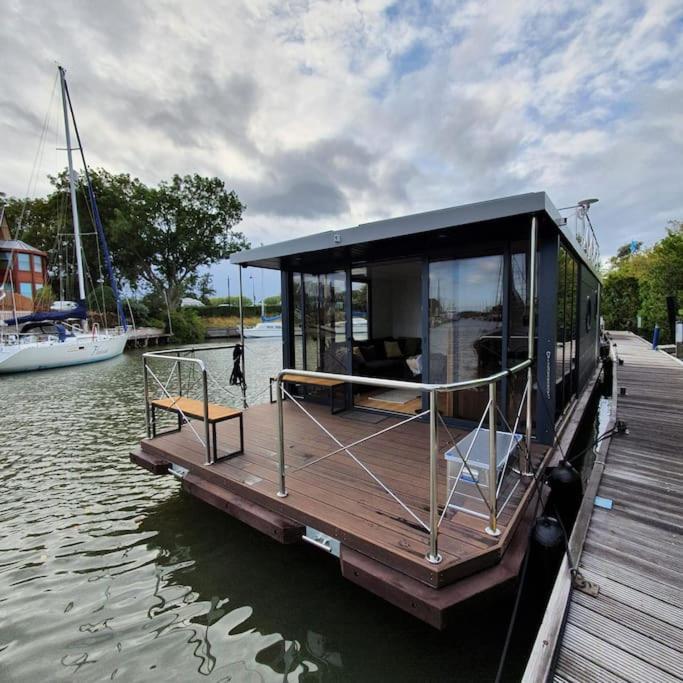 Modern, Brand New Houseboat Near Amsterdam Hotel Monnickendam Exterior photo