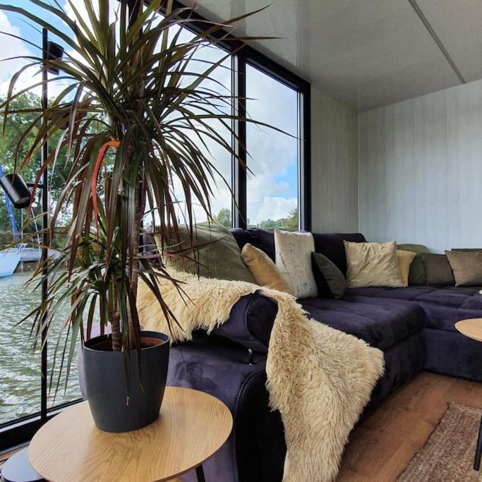 Modern, Brand New Houseboat Near Amsterdam Hotel Monnickendam Exterior photo