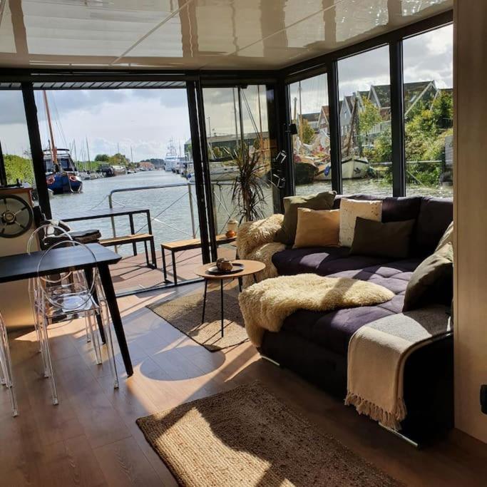 Modern, Brand New Houseboat Near Amsterdam Hotel Monnickendam Exterior photo