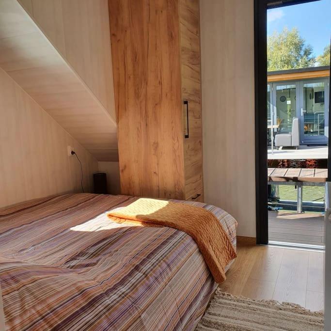Modern, Brand New Houseboat Near Amsterdam Hotel Monnickendam Exterior photo